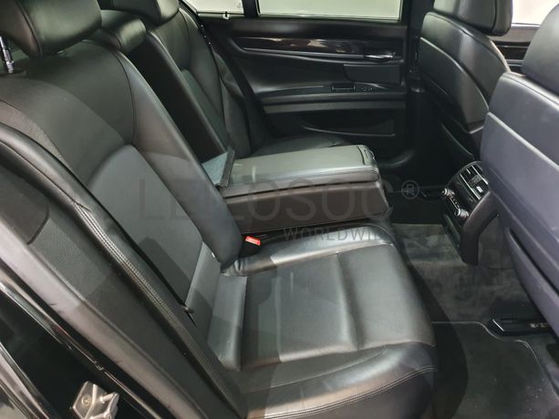 BMW 740D · Ano 2010