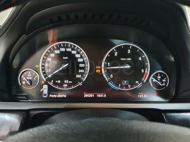 BMW 740D · Ano 2010