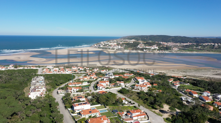 Terreno Urbano com 1.536 m² · Óbidos