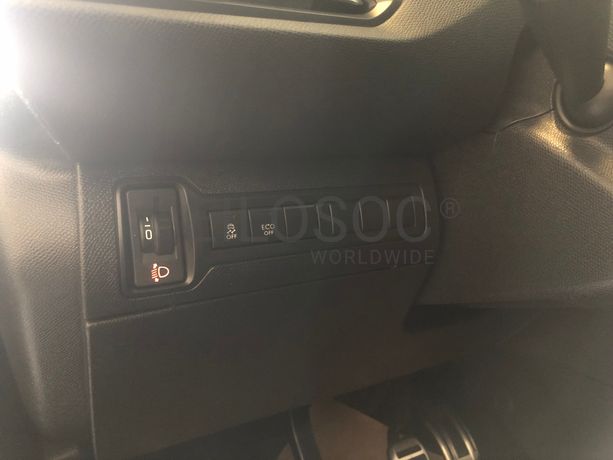 Peugeot 308 · Ano 2017