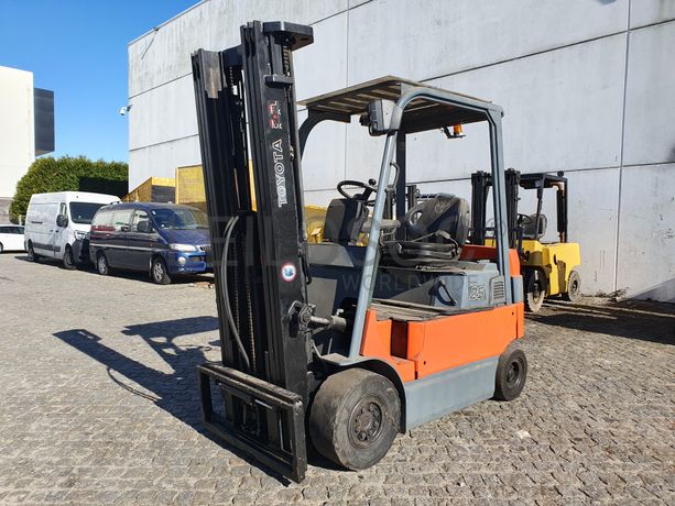 Empilhador Toyota 25