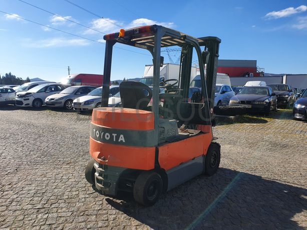 Empilhador Toyota 25