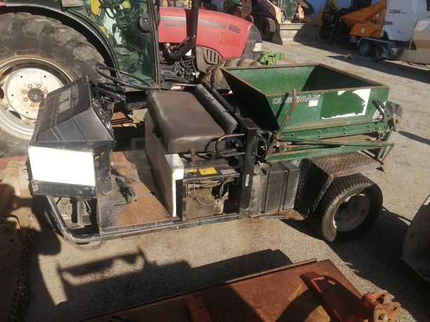 Espalhador de areia com caixa de carga