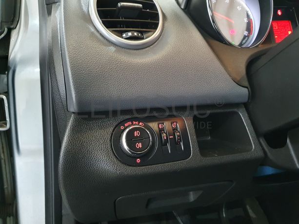 Opel Meriva · Ano 2012