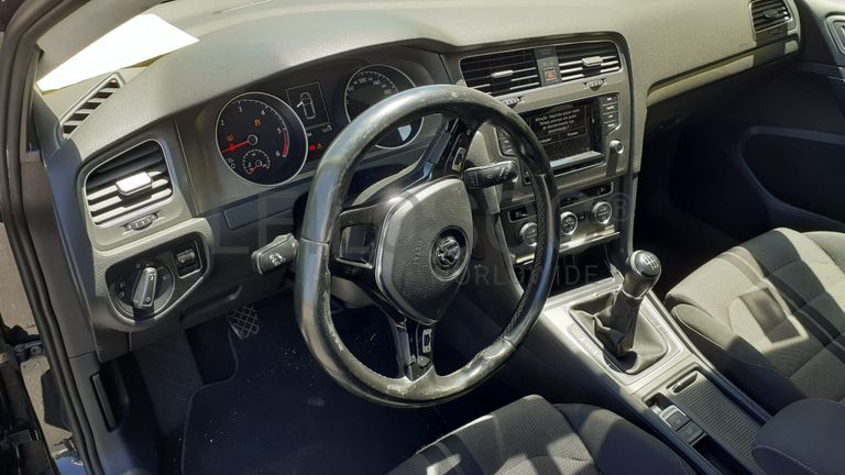 Volkswagen Golf TDI · Ano 2013