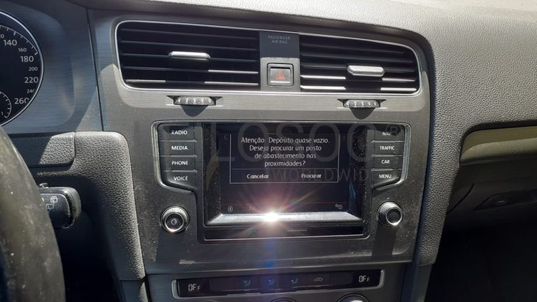 Volkswagen Golf TDI · Ano 2013