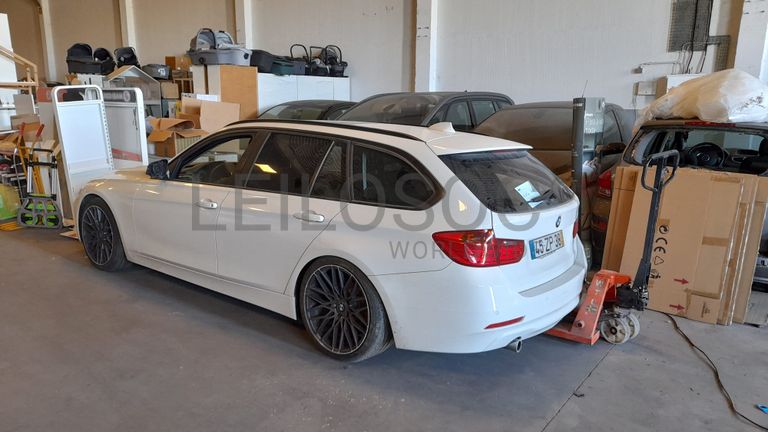 BMW 318D · Ano 2015