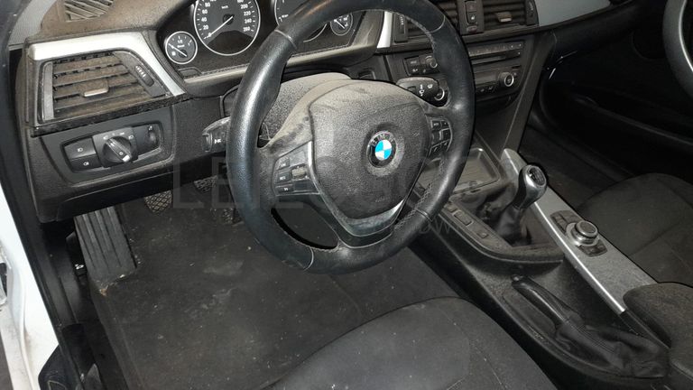 BMW 318D · Ano 2015