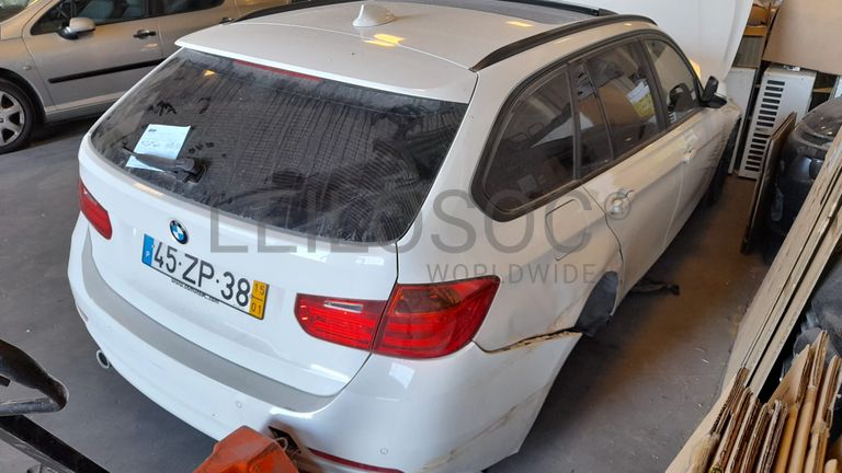 BMW 318D · Ano 2015