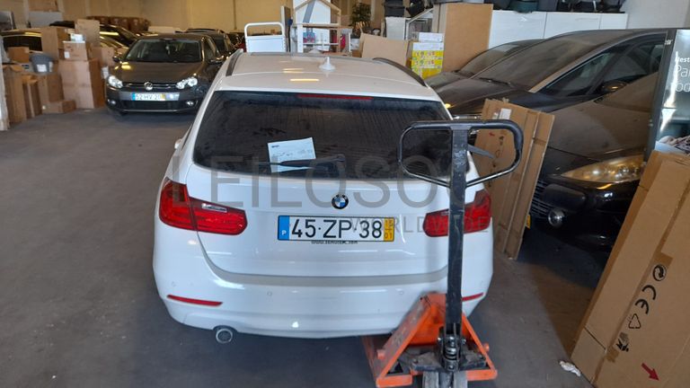 BMW 318D · Ano 2015