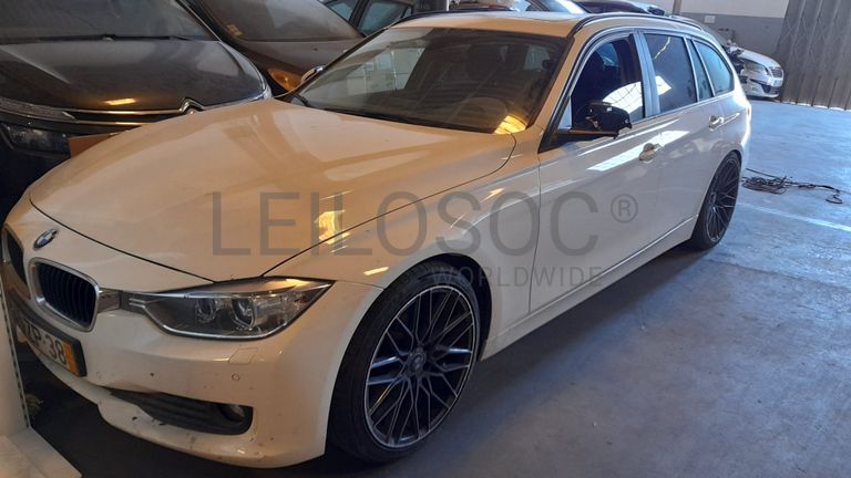 BMW 318D · Ano 2015