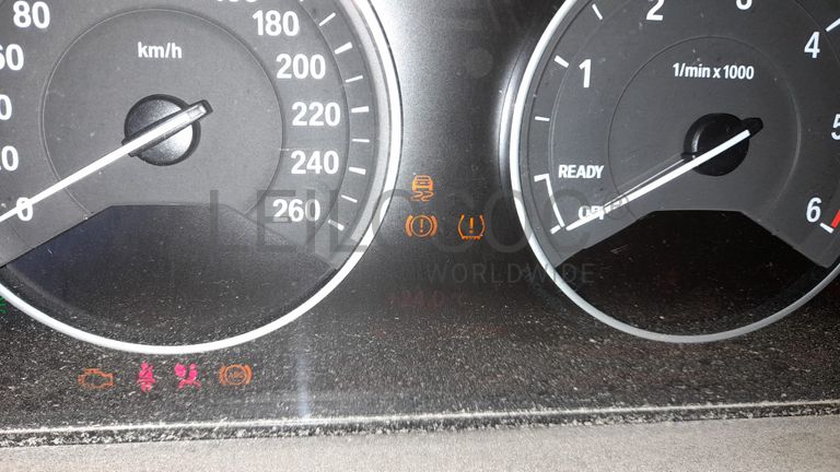 BMW 318D · Ano 2015