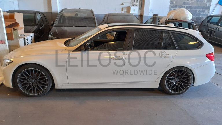 BMW 318D · Ano 2015