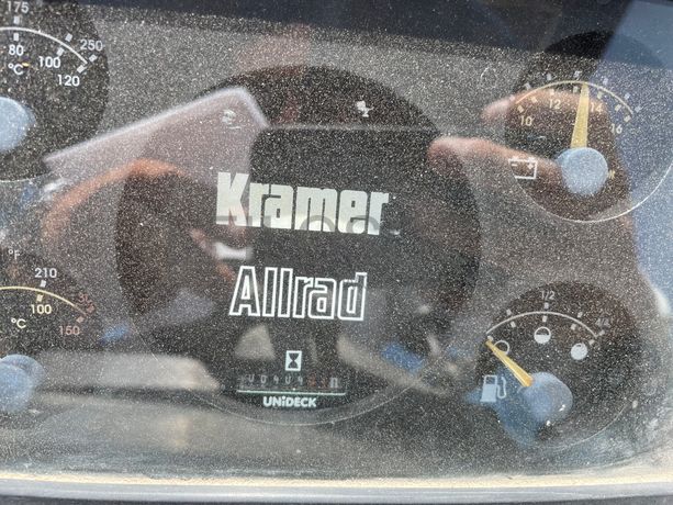 Pá Carregadora Kramer