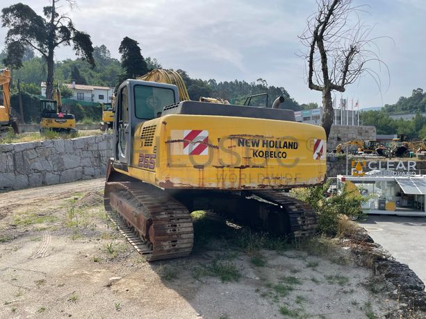 Escavadora Rastos New Holland