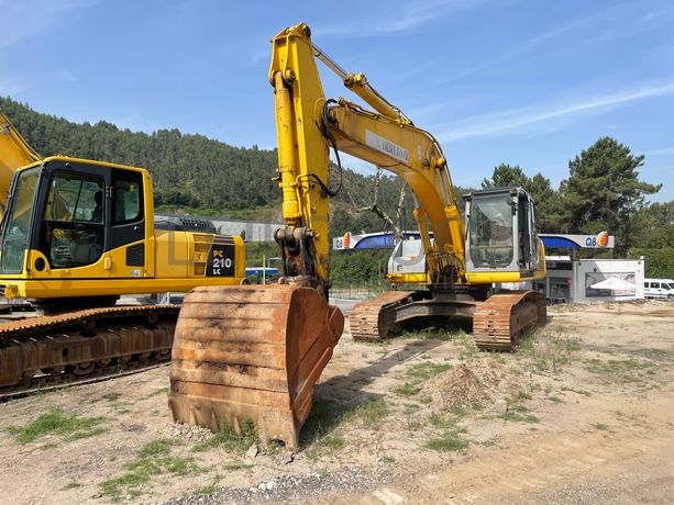 Escavadora Rastos New Holland