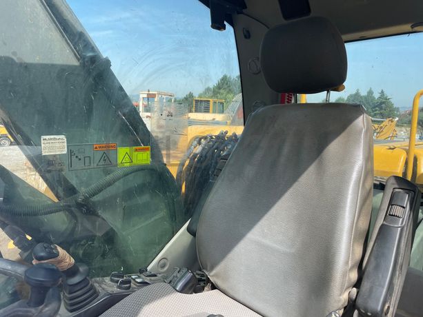 Escavadora Rastos New Holland