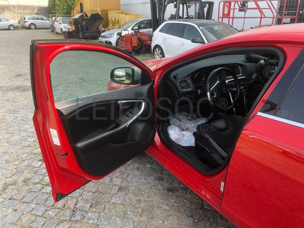 Volvo V40 · Ano 2014