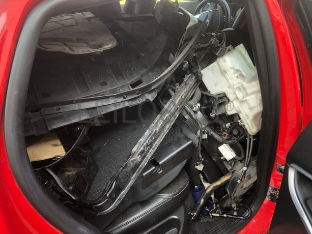 Volvo V40 · Ano 2014