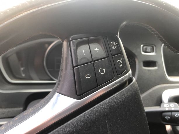 Volvo V40 · Ano 2014