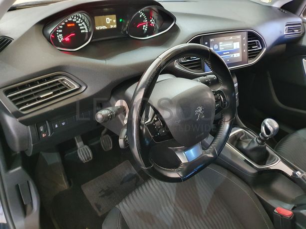 Peugeot 308 · Ano 2016