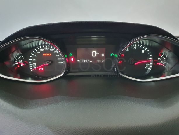 Peugeot 308 · Ano 2016