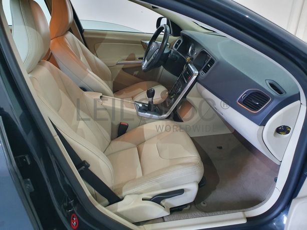 Volvo V60 · Ano 2013