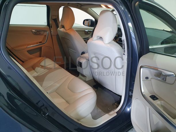 Volvo V60 · Ano 2013