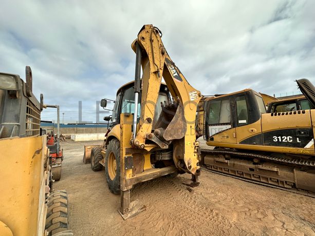 Retroescavadora CATERPILLAR 428 E