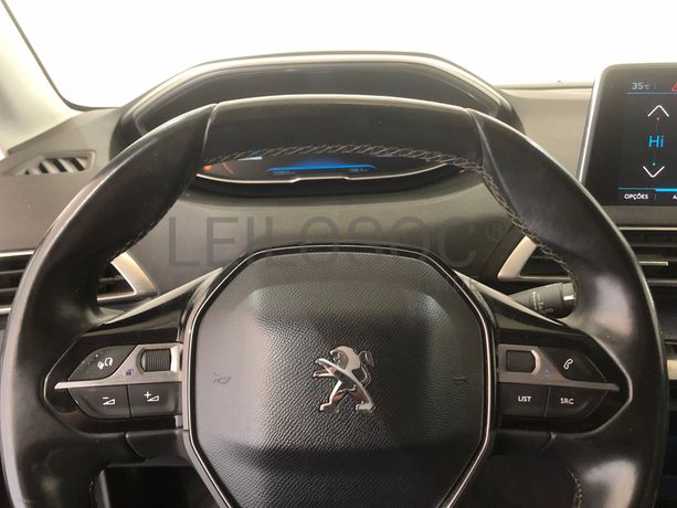 Peugeot 3008 1.6 HDI · Ano 2016