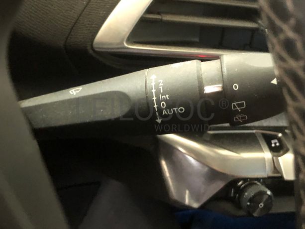 Peugeot 3008 1.6 HDI · Ano 2016