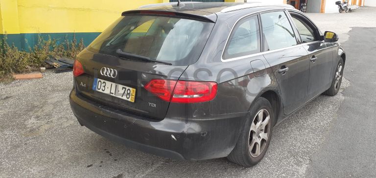 Audi A4 2.0 TDI · Ano 2011