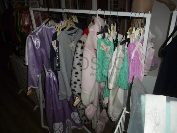 Loja + Vestuário de bebé + Mobiliário Diverso + Marca