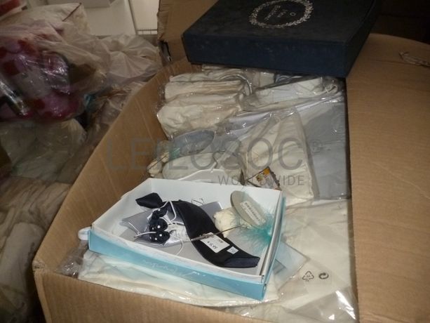 Loja + Vestuário de bebé + Mobiliário Diverso + Marca