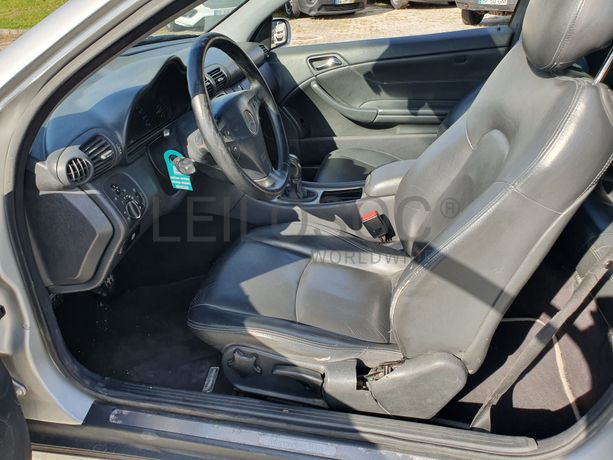 Mercedes-Benz C220 · Ano 2003