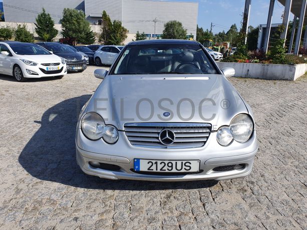 Mercedes-Benz C220 · Ano 2003