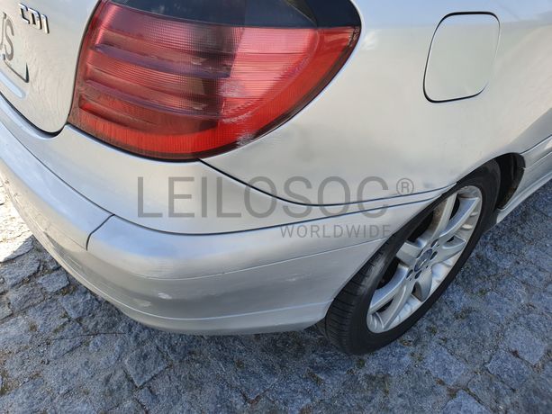 Mercedes-Benz C220 · Ano 2003