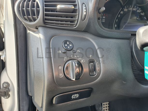 Mercedes-Benz C220 · Ano 2003