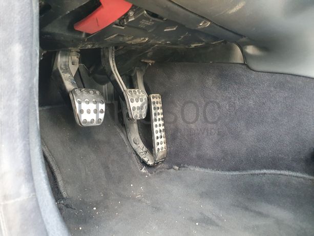 Mercedes-Benz C220 · Ano 2003