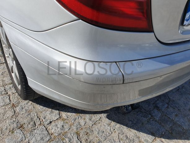 Mercedes-Benz C220 · Ano 2003