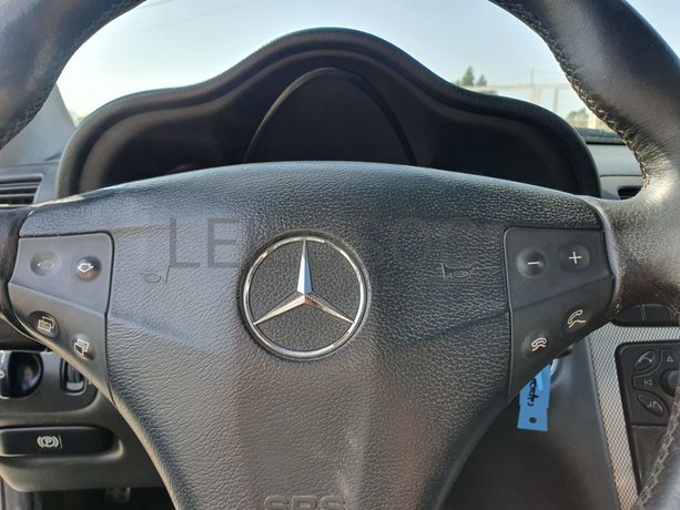 Mercedes-Benz C220 · Ano 2003