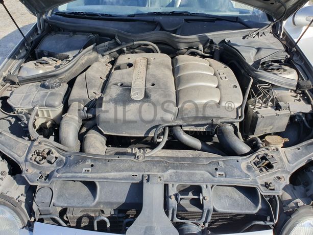 Mercedes-Benz C220 · Ano 2003