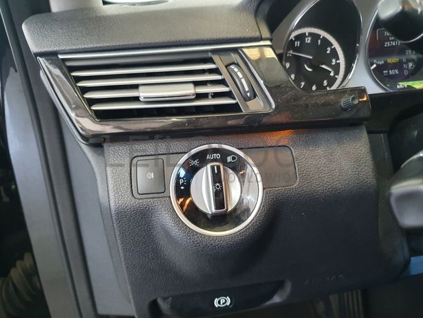 Mercedes-Benz E300 Hybrid · Ano 2012