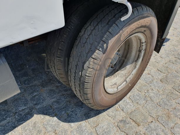 Toyota Dyna 150 · Ano 2001