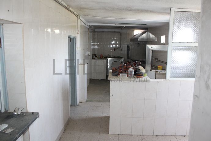 Moradia V3 + Edifício · Portalegre