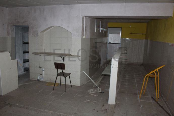 Moradia V3 + Edifício · Portalegre