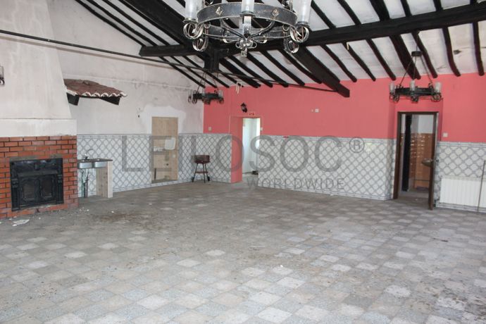 Moradia V3 + Edifício · Portalegre