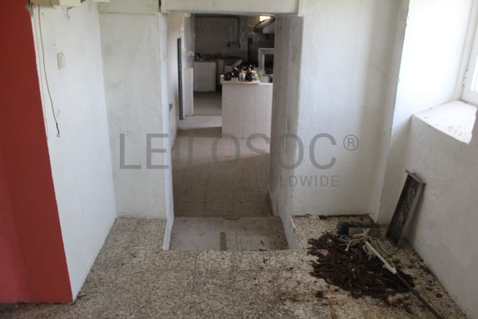 Moradia V3 + Edifício · Portalegre