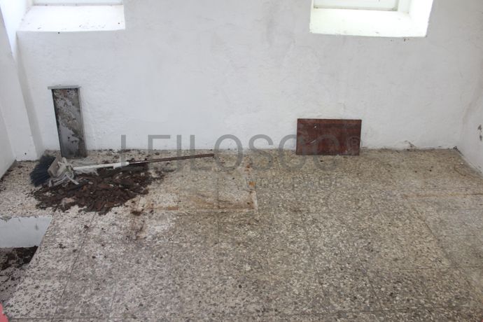 Moradia V3 + Edifício · Portalegre