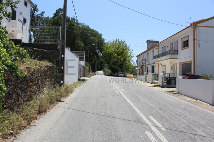 Moradia V3 + Edifício · Portalegre